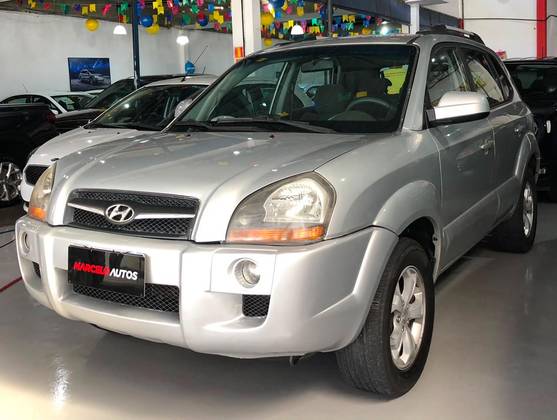 HYUNDAI TUCSON 2.0 MPFI GLS 16V 143CV 2WD GASOLINA 4P AUTOMÁTICO HYUNDAI TUCSON 2.0 MPFI GLS 16V 143CV 2WD GASOLINA 4P AUTOMÁTICO